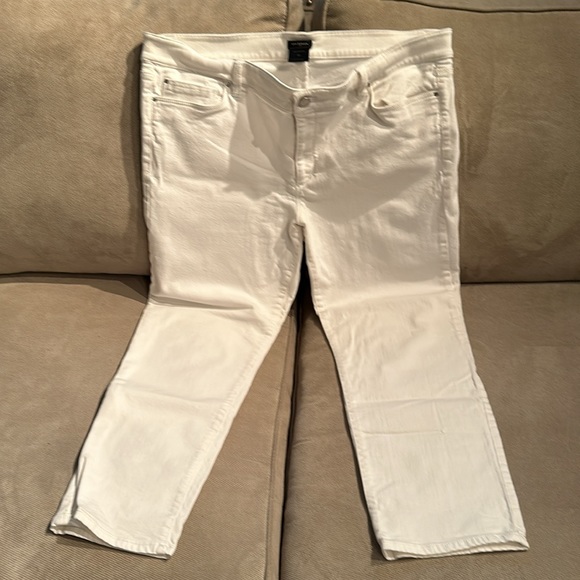 ANN TAYLOR Modern Fit White Jeans - Picture 3 of 4